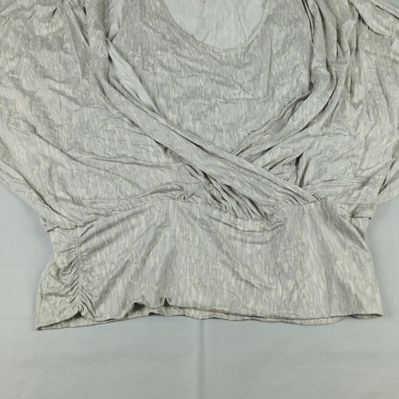 The Muses Lounge Size Medium Ivory Off Cream Gray Top Rayon Blend Faux Wrap - Picture 4 of 16